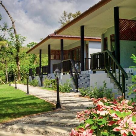 Seaside Sanctuary Bungalows Koh Lanta Ngoại thất bức ảnh